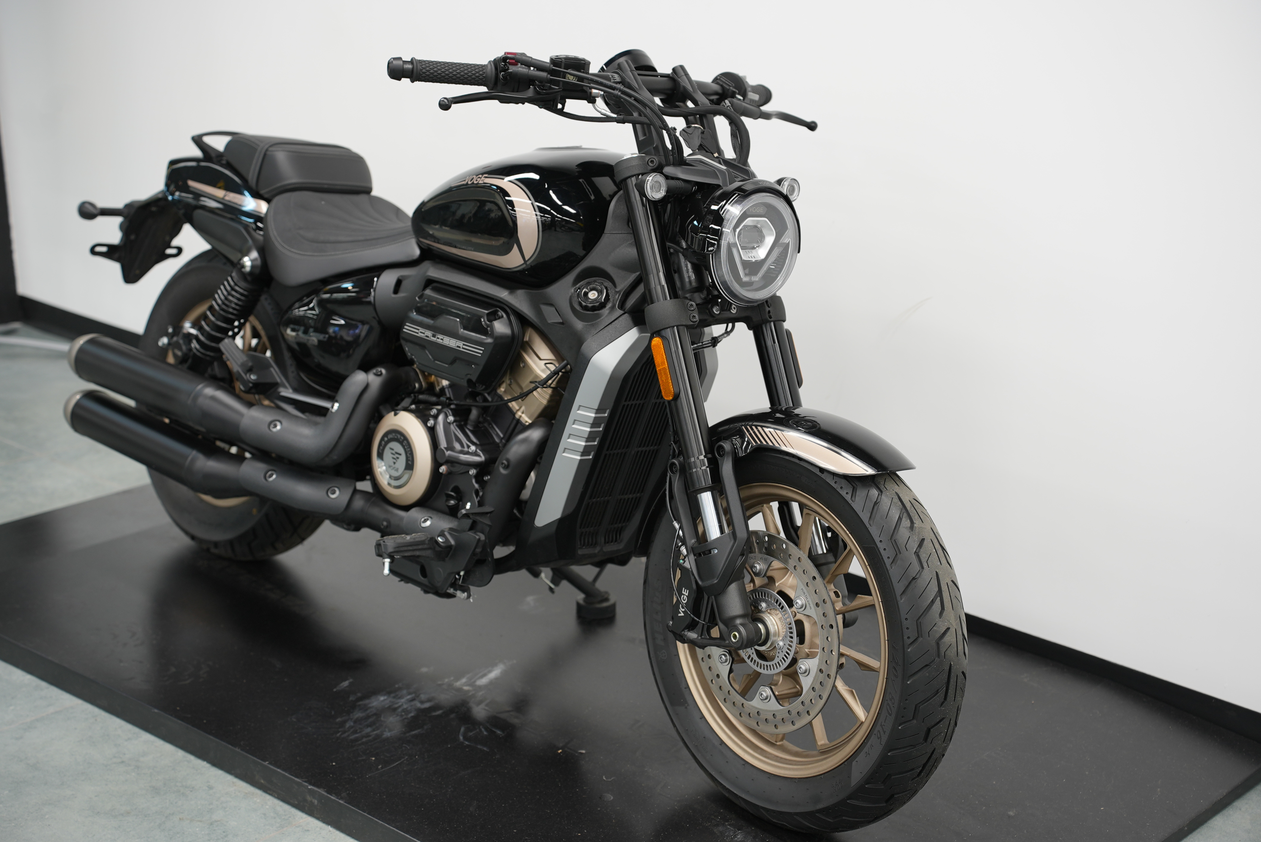 Мотоцикл VOGE CU250V